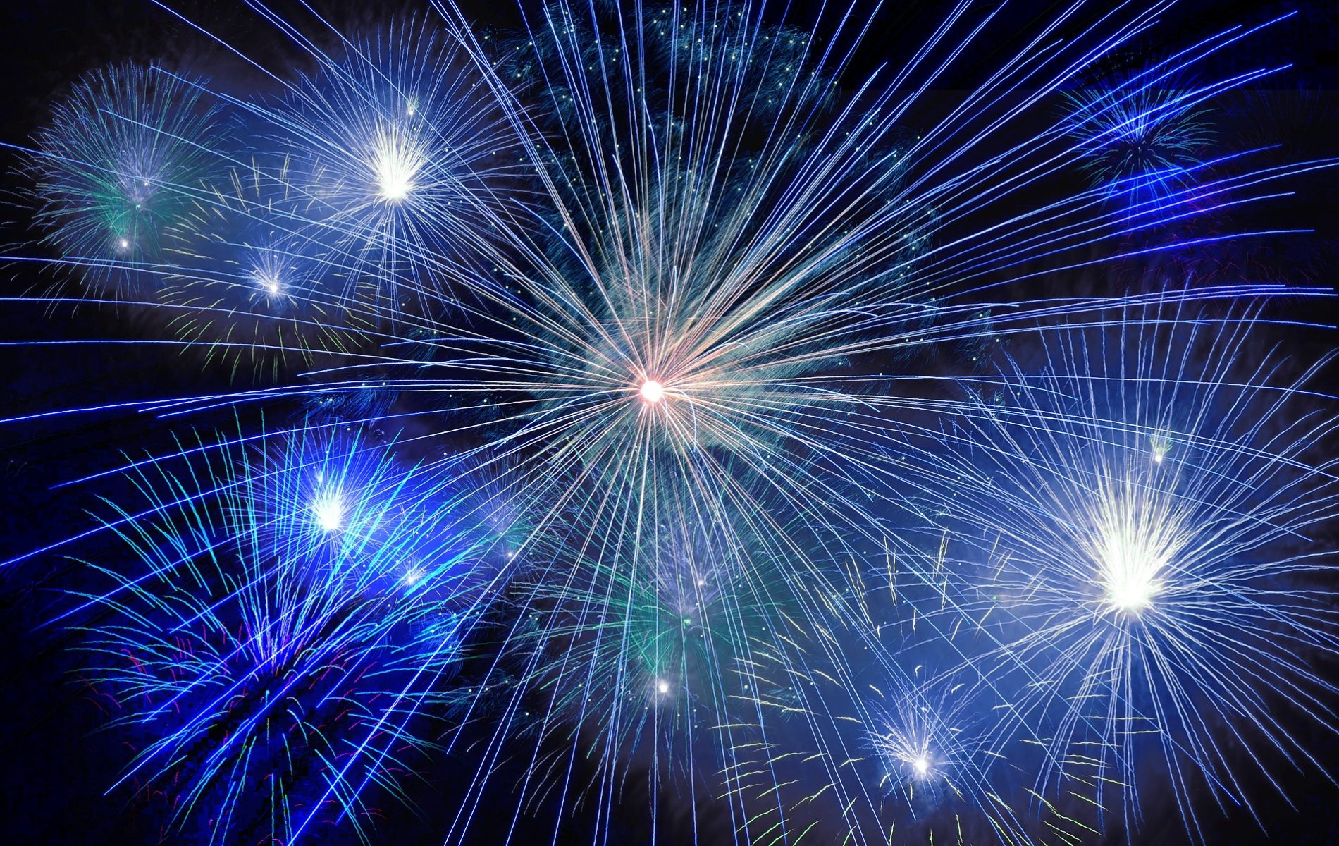 fireworks-574739_1920 fireworks-574739_1920